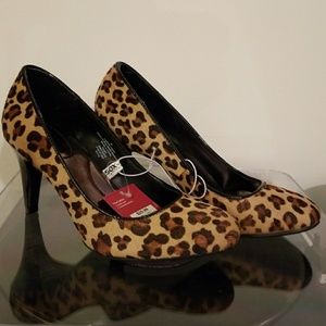 NWT Merona Leopard Pumps